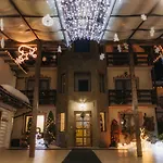 Vedmezhyi Dvir Hotel 3*