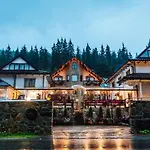 Vedmezhyi Dvir Hotel 3*