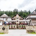 Vedmezhyi Dvir 3* Bukovel