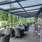 Vedmezhyi Dvir Hotel
