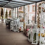 Vedmezhyi Dvir Hotel 3*