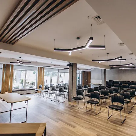 Vedmezhyi Dvir Hotel 3*