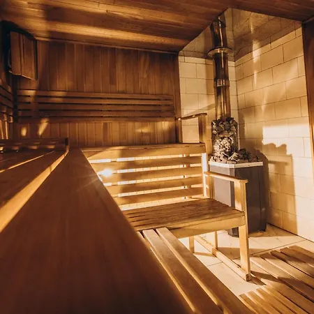 Vedmezhyi Dvir Hotel 3*