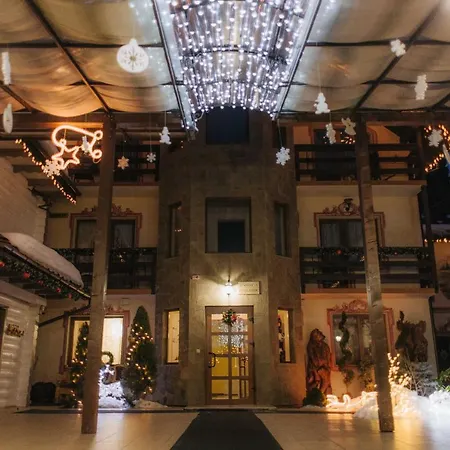 Vedmezhyi Dvir Hotel 3*