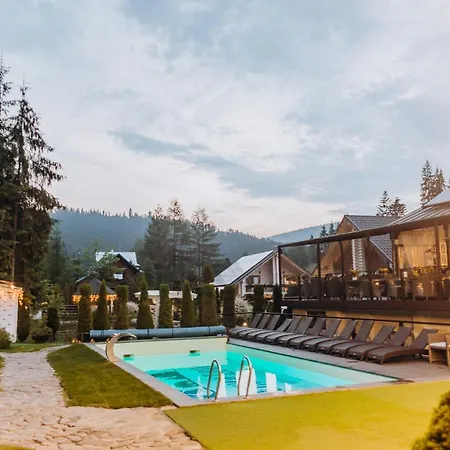 Vedmezhyi Dvir Hotel Boekovel