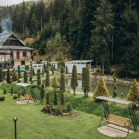 Vedmezhyi Dvir Hotel 3*