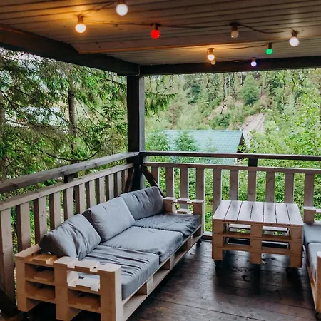 Hotel Vedmezhyi Dvir