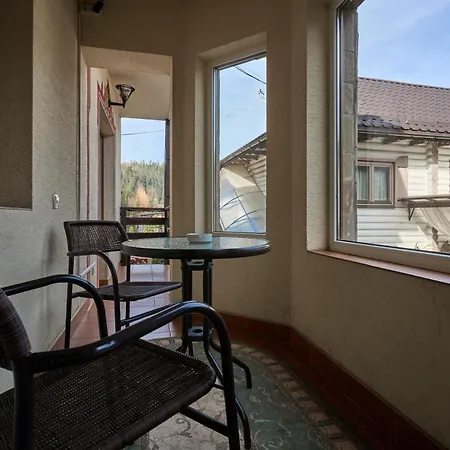 Hotel Vedmezhyi Dvir 3*