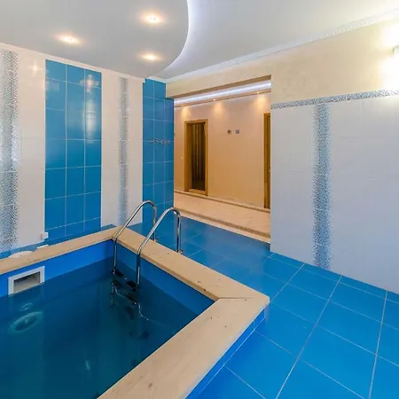 Vedmezhyi Dvir Hotel 3*